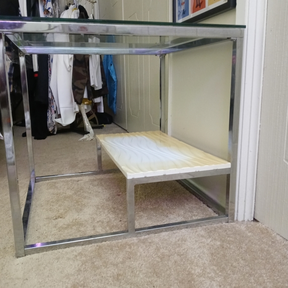 Home Decor End Table Glass & Metal Table - Picture 4 of 4